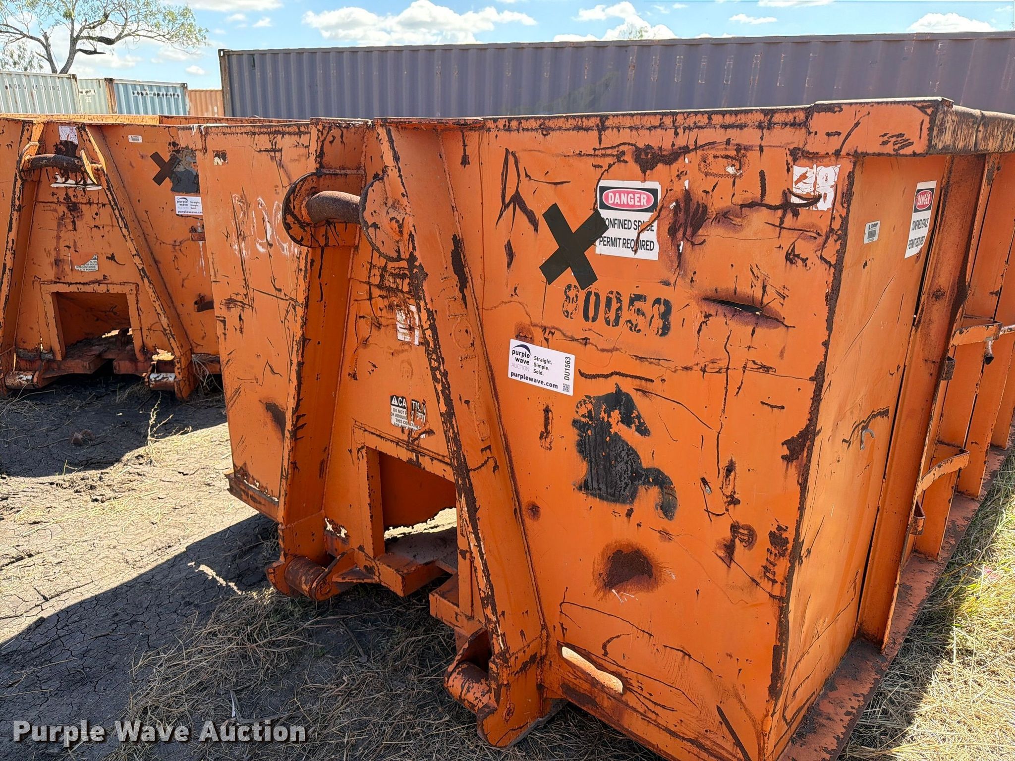 Roll-off Container in Kenedy, TX | Item DU1563 for sale | Purple Wave