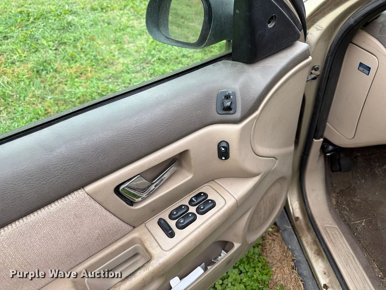 image for item DT3091 2001 Ford Taurus 