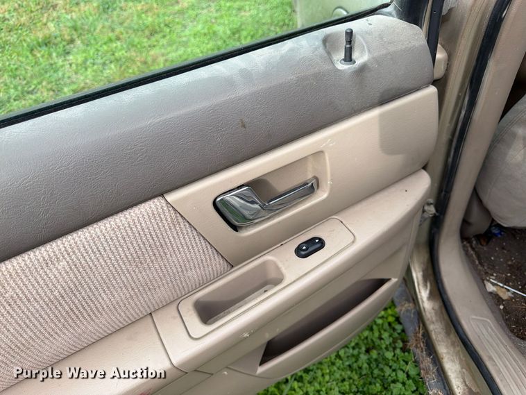 image for item DT3091 2001 Ford Taurus 