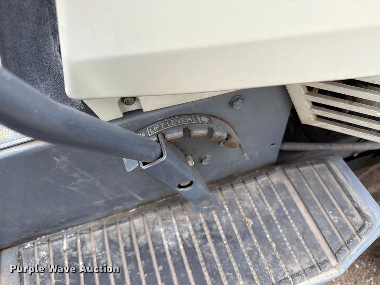 image for item DT3092 White GT-185 lawn mower
