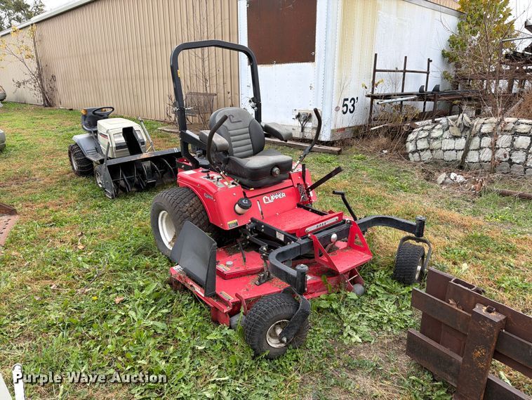 image for item DT3093 2018 Country Clipper 3572KAT-1525 ZTR lawn mower