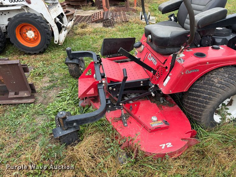 image for item DT3093 2018 Country Clipper 3572KAT-1525 ZTR lawn mower