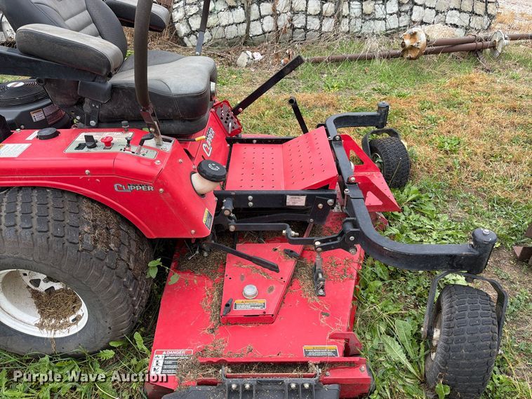 image for item DT3093 2018 Country Clipper 3572KAT-1525 ZTR lawn mower