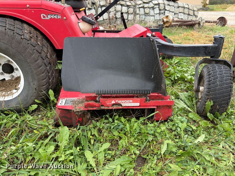 image for item DT3093 2018 Country Clipper 3572KAT-1525 ZTR lawn mower