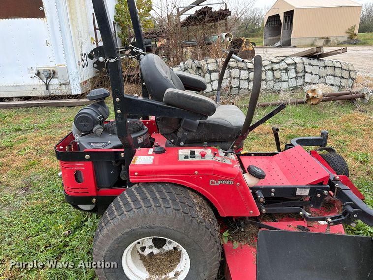 image for item DT3093 2018 Country Clipper 3572KAT-1525 ZTR lawn mower
