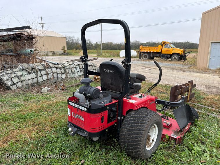 image for item DT3093 2018 Country Clipper 3572KAT-1525 ZTR lawn mower