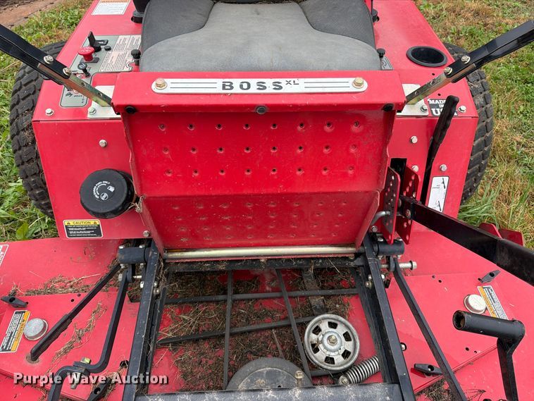 image for item DT3093 2018 Country Clipper 3572KAT-1525 ZTR lawn mower