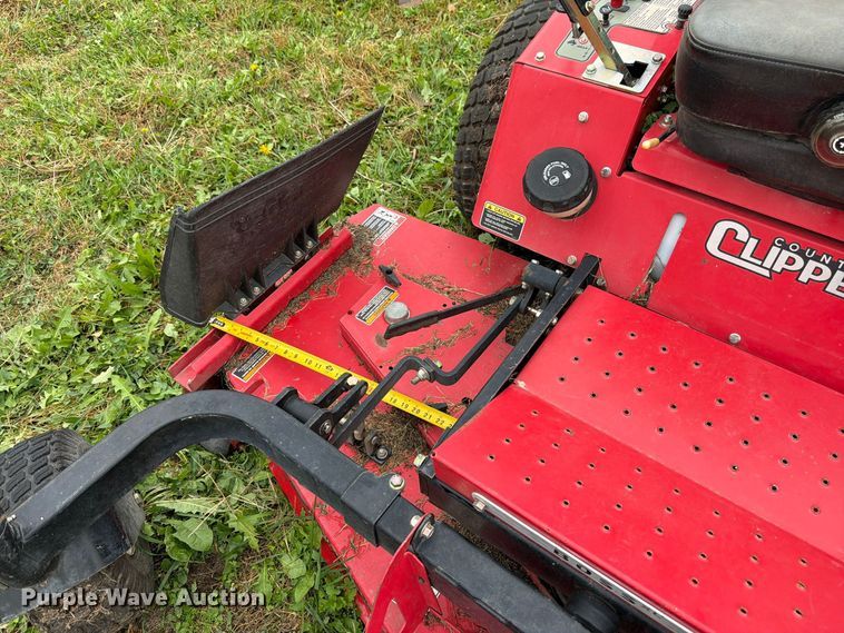 image for item DT3093 2018 Country Clipper 3572KAT-1525 ZTR lawn mower