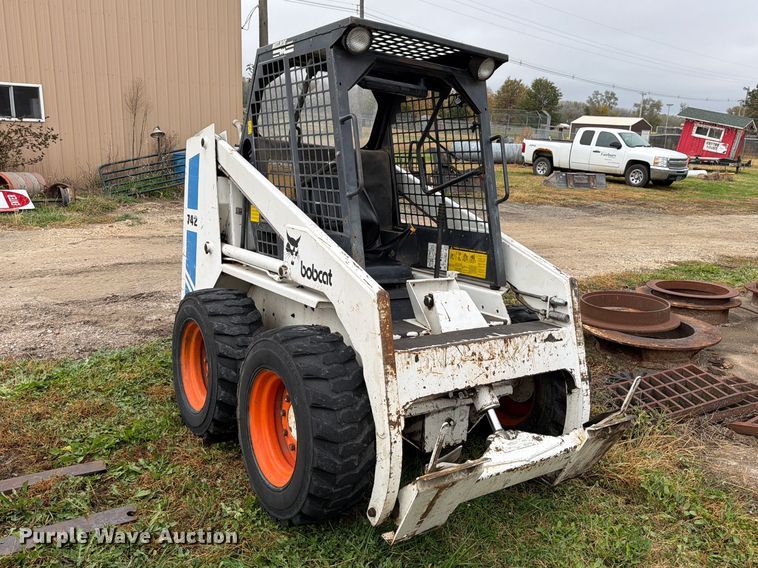 image for item DT3094 1987 Bobcat 742 skid steer loader