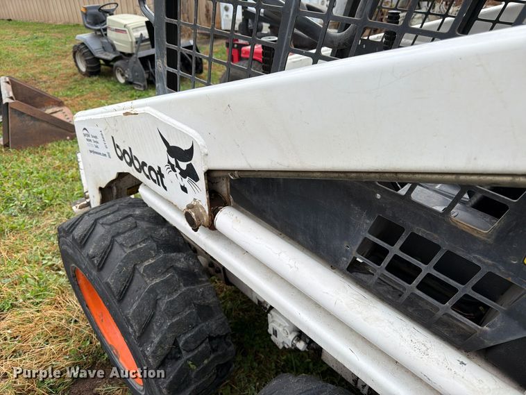 image for item DT3094 1987 Bobcat 742 skid steer loader
