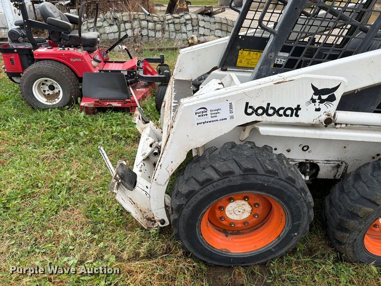 image for item DT3094 1987 Bobcat 742 skid steer loader