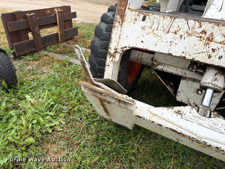 image for item DT3094 1987 Bobcat 742 skid steer loader