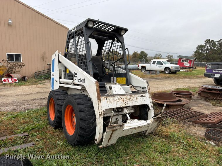 image for item DT3094 1987 Bobcat 742 skid steer loader