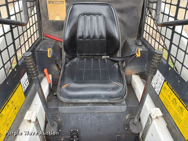 image for item DT3094 1987 Bobcat 742 skid steer loader