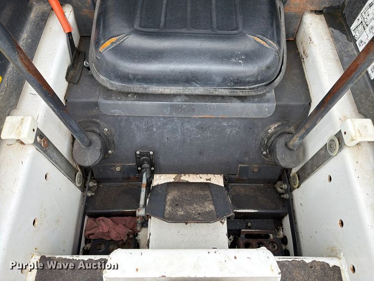 image for item DT3094 1987 Bobcat 742 skid steer loader