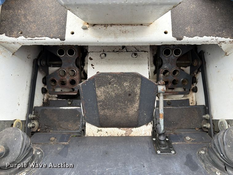 image for item DT3094 1987 Bobcat 742 skid steer loader