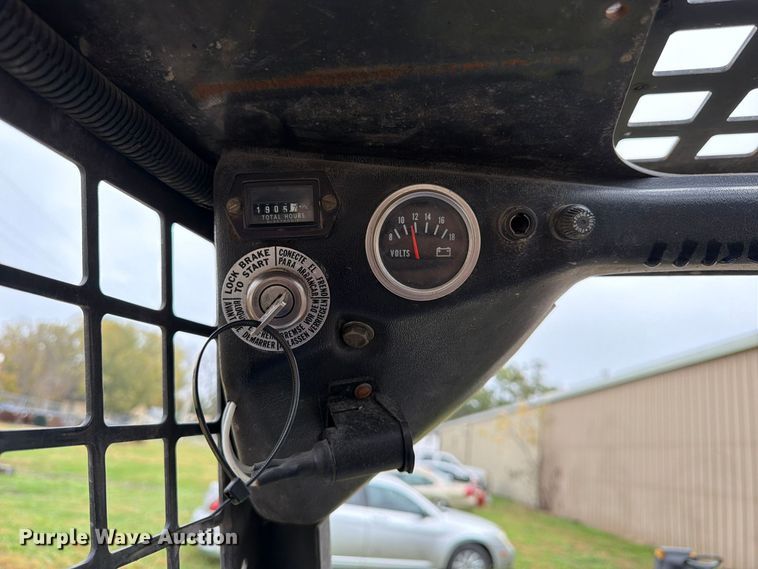 image for item DT3094 1987 Bobcat 742 skid steer loader