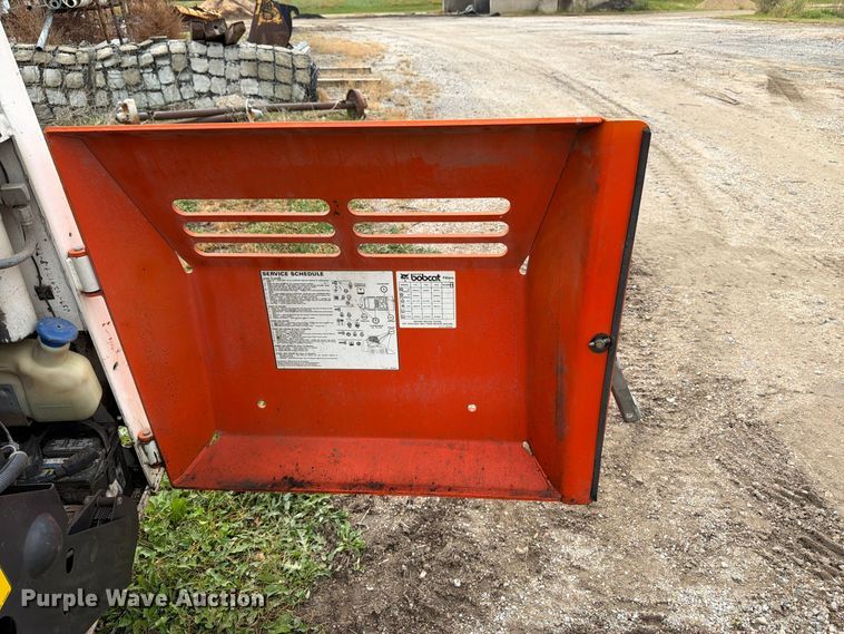 image for item DT3094 1987 Bobcat 742 skid steer loader