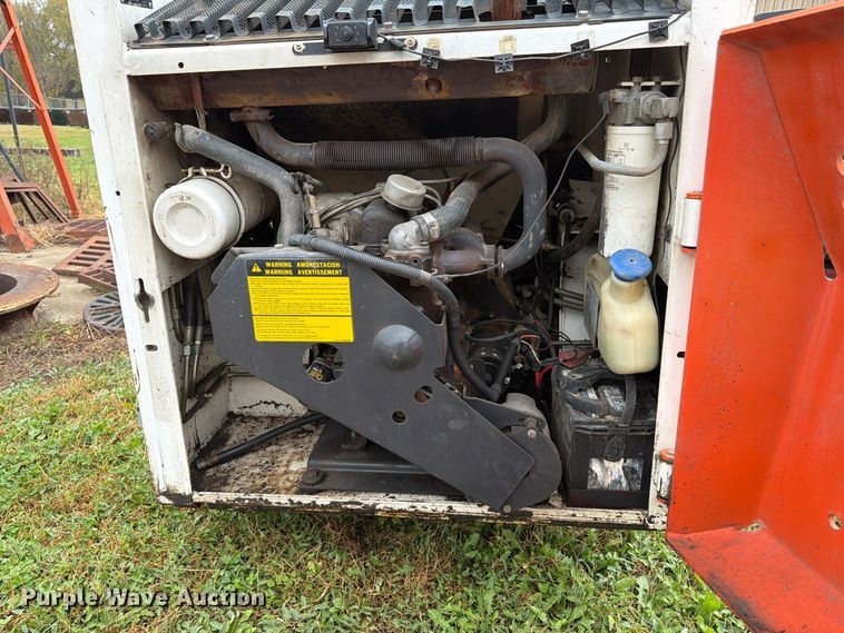 image for item DT3094 1987 Bobcat 742 skid steer loader