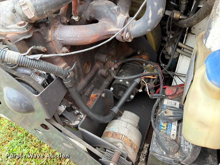 image for item DT3094 1987 Bobcat 742 skid steer loader