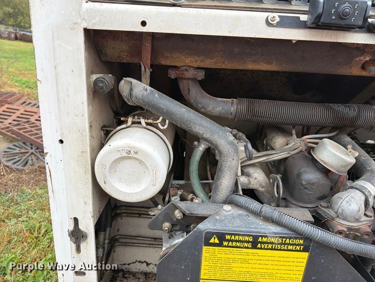image for item DT3094 1987 Bobcat 742 skid steer loader