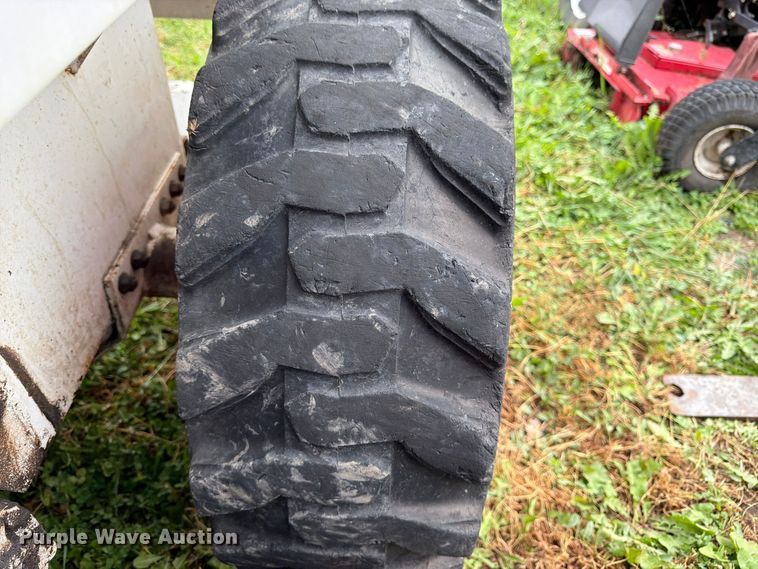 image for item DT3094 1987 Bobcat 742 skid steer loader