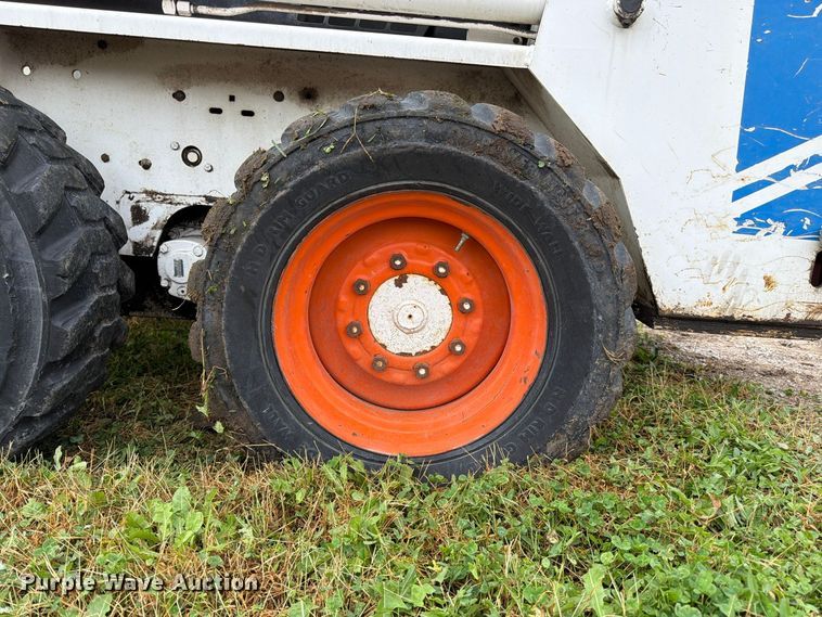 image for item DT3094 1987 Bobcat 742 skid steer loader