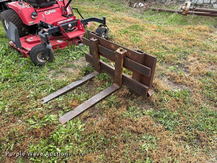 image for item DT3094 1987 Bobcat 742 skid steer loader