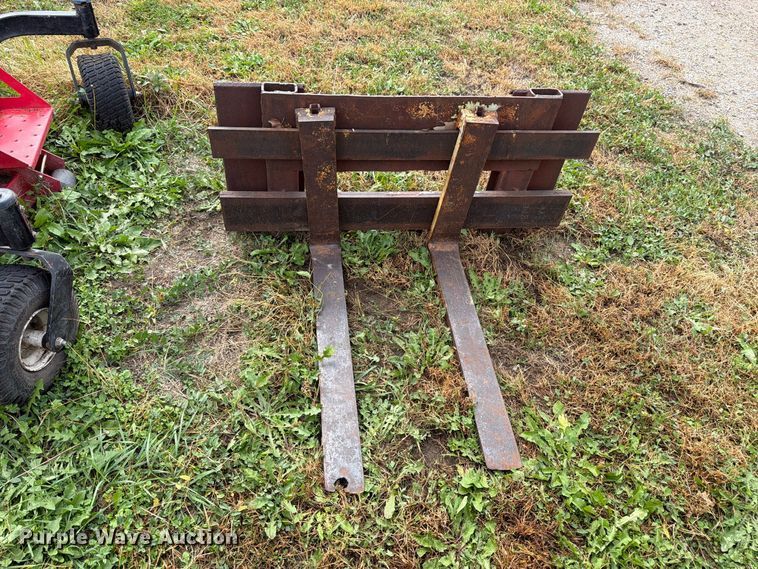 image for item DT3094 1987 Bobcat 742 skid steer loader