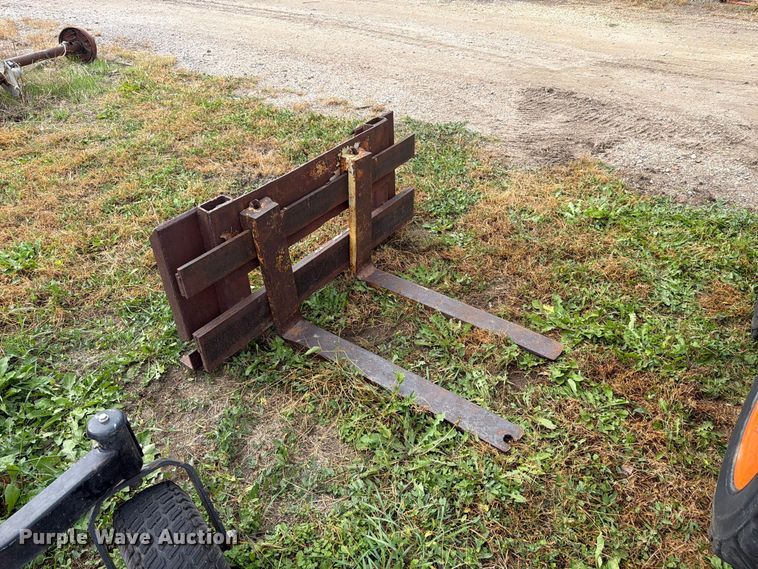 image for item DT3094 1987 Bobcat 742 skid steer loader