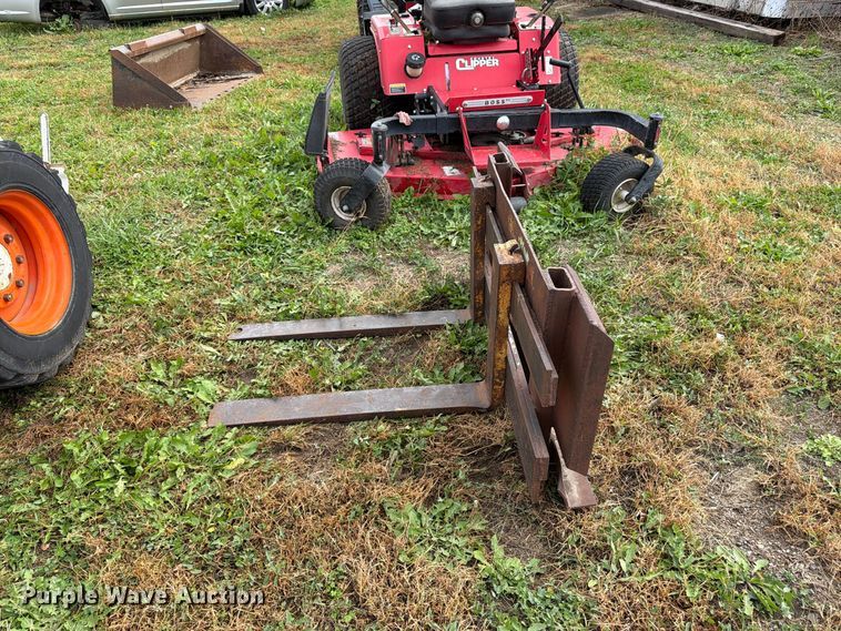 image for item DT3094 1987 Bobcat 742 skid steer loader