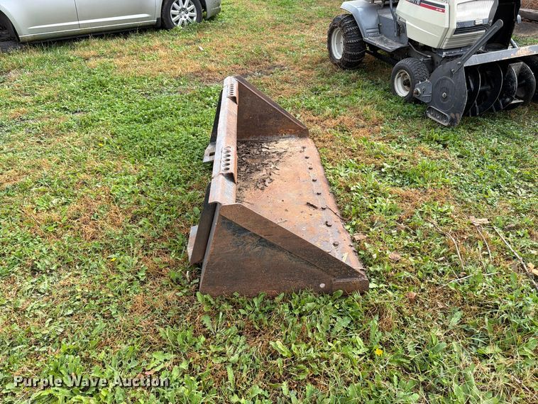 image for item DT3094 1987 Bobcat 742 skid steer loader