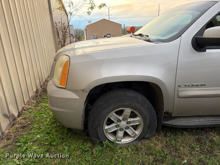 image for item DT3098 2007 GMC Yukon SUV