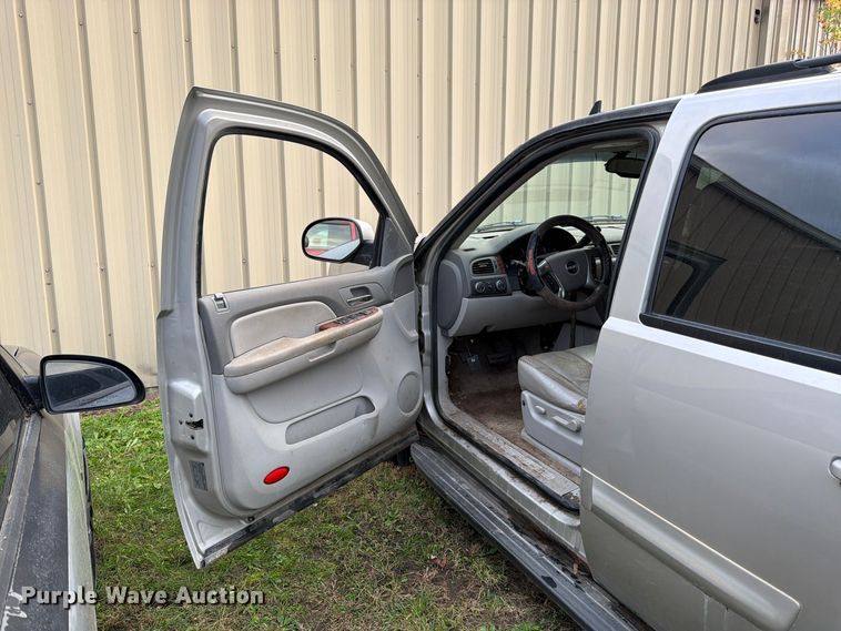 image for item DT3098 2007 GMC Yukon SUV