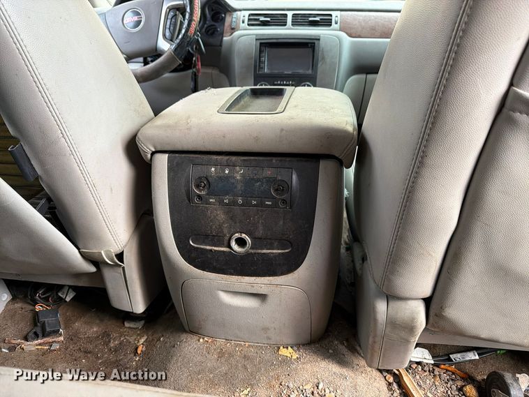 image for item DT3098 2007 GMC Yukon SUV