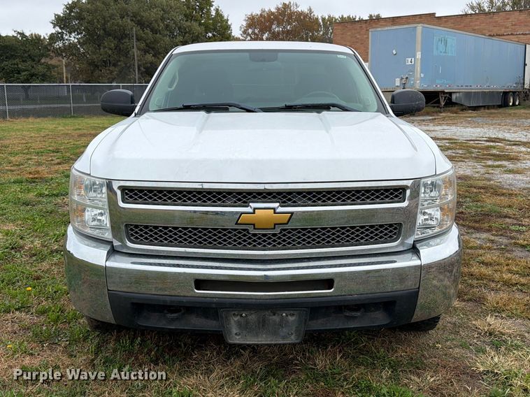 image for item DT3100 2012 Chevrolet Silverado 1500 Ext. Cab pickup truck