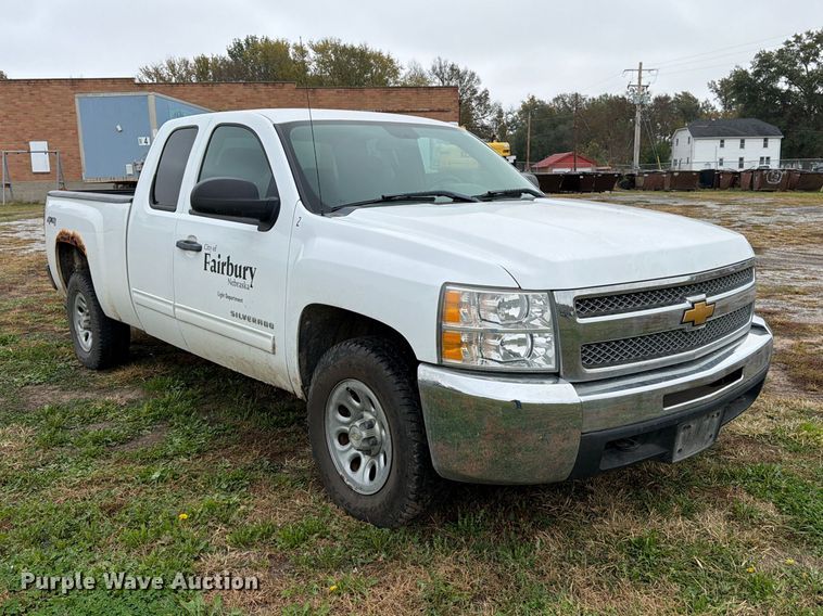 image for item DT3100 2012 Chevrolet Silverado 1500 Ext. Cab pickup truck