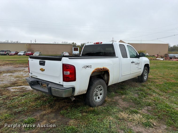 image for item DT3100 2012 Chevrolet Silverado 1500 Ext. Cab pickup truck