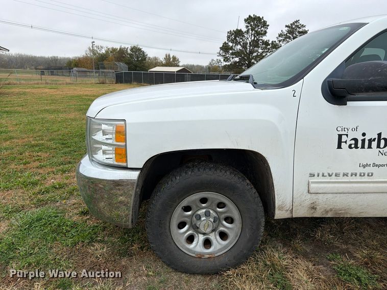 image for item DT3100 2012 Chevrolet Silverado 1500 Ext. Cab pickup truck