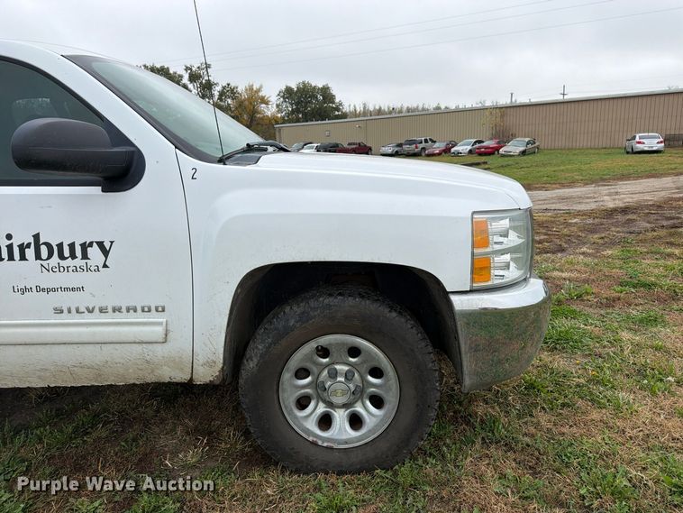 image for item DT3100 2012 Chevrolet Silverado 1500 Ext. Cab pickup truck