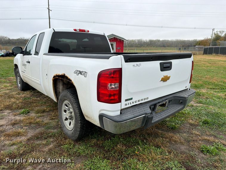 image for item DT3100 2012 Chevrolet Silverado 1500 Ext. Cab pickup truck