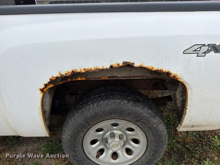 image for item DT3100 2012 Chevrolet Silverado 1500 Ext. Cab pickup truck