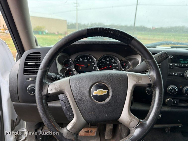 image for item DT3100 2012 Chevrolet Silverado 1500 Ext. Cab pickup truck