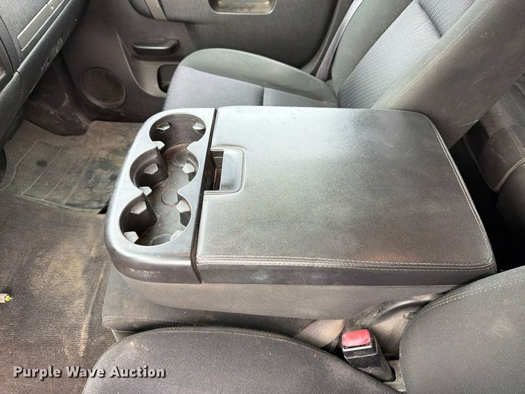 image for item DT3100 2012 Chevrolet Silverado 1500 Ext. Cab pickup truck
