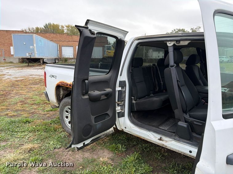image for item DT3100 2012 Chevrolet Silverado 1500 Ext. Cab pickup truck