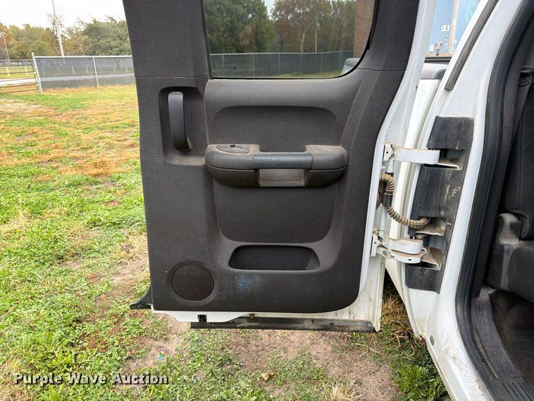 image for item DT3100 2012 Chevrolet Silverado 1500 Ext. Cab pickup truck