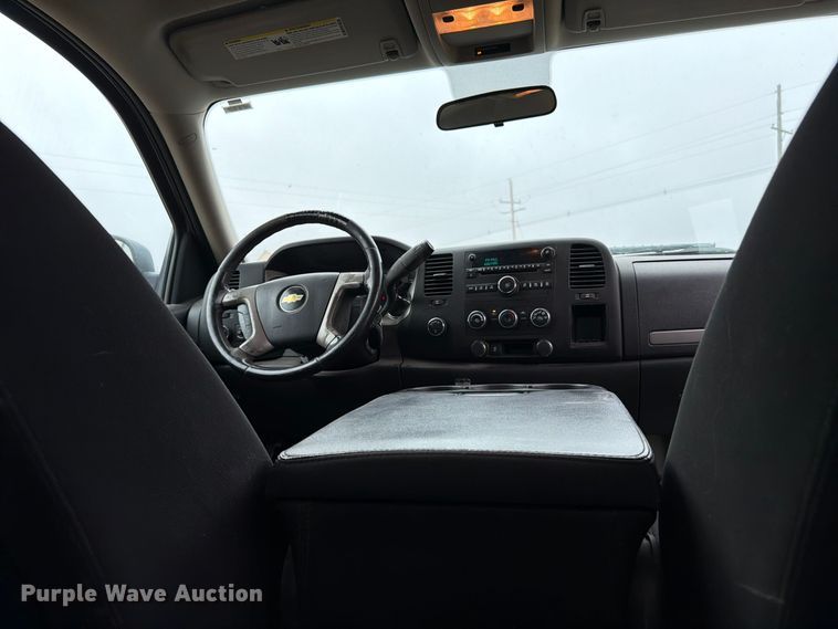 image for item DT3100 2012 Chevrolet Silverado 1500 Ext. Cab pickup truck