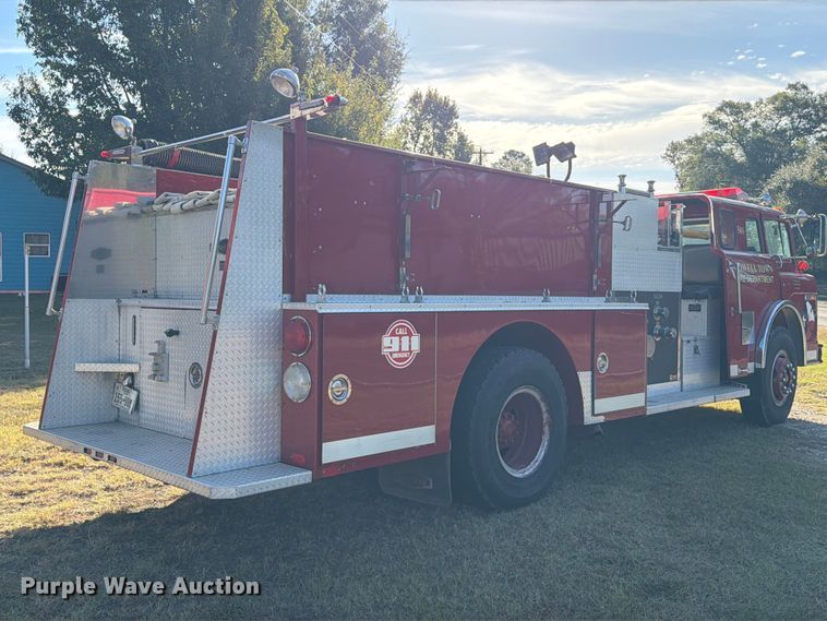 image for item EA7406 1986 Ford C8000 pumper fire truck