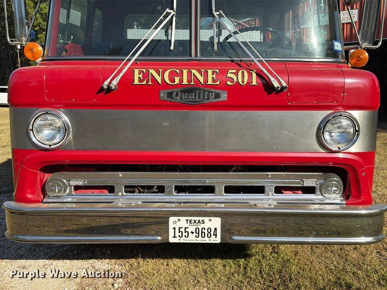 image for item EA7406 1986 Ford C8000 pumper fire truck