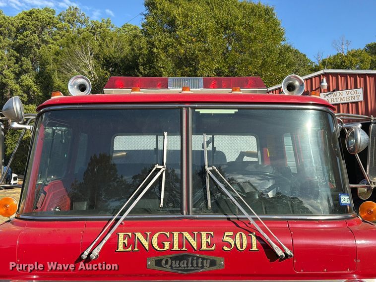 image for item EA7406 1986 Ford C8000 pumper fire truck